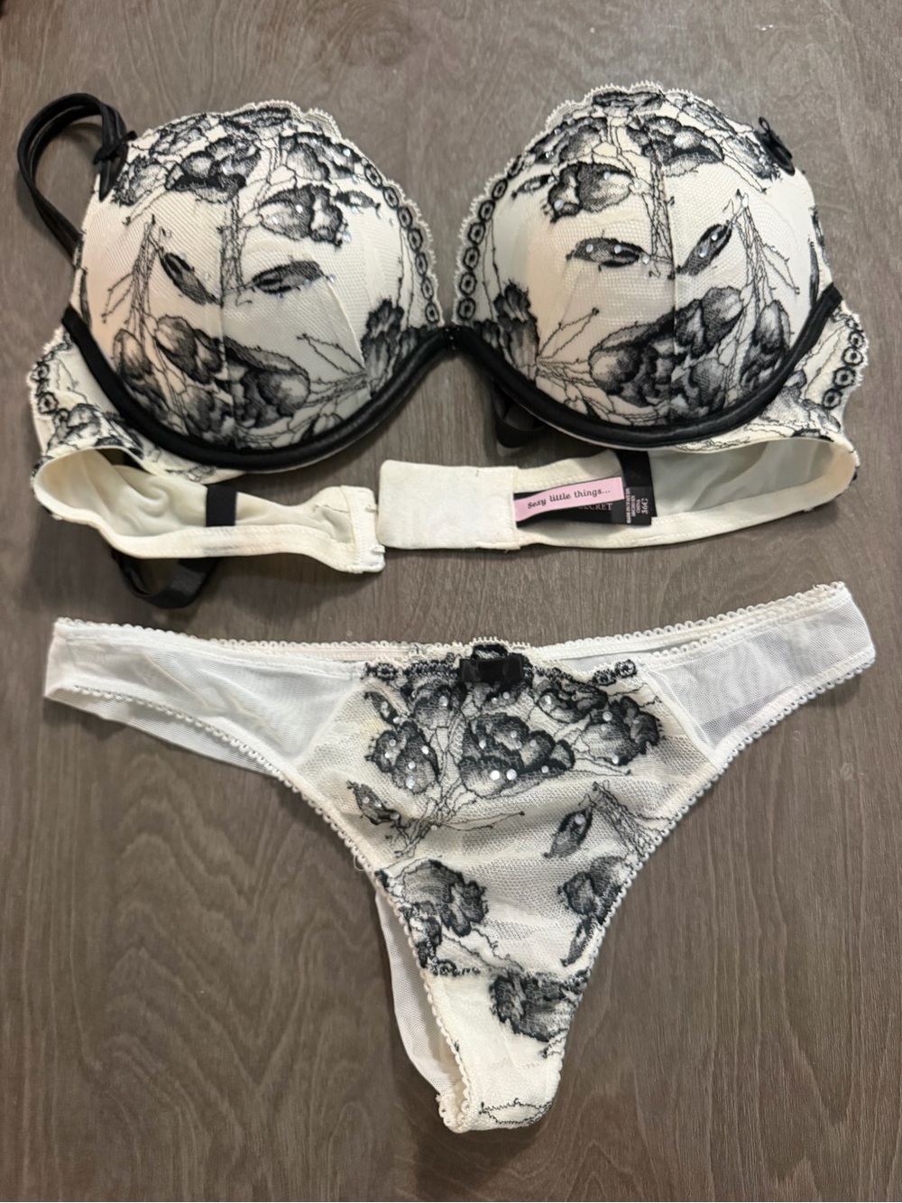 Victoria's Secret Ivory and Black Floral Lace Bra & Thong Set